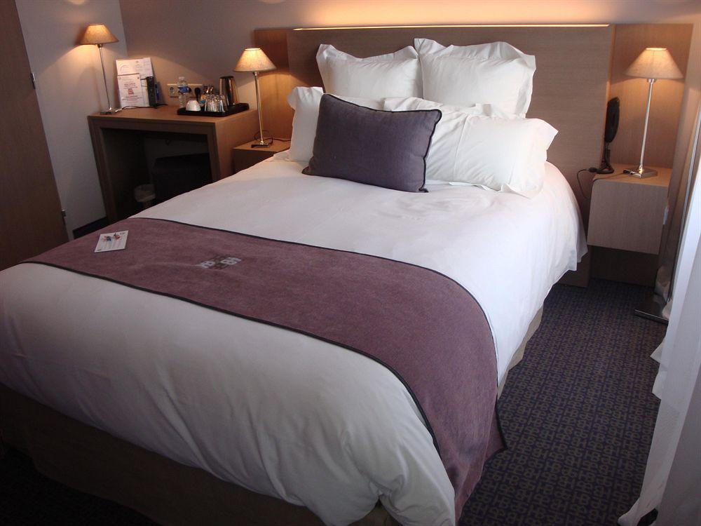 Best Western Hotel De La Breche Niort Exterior photo