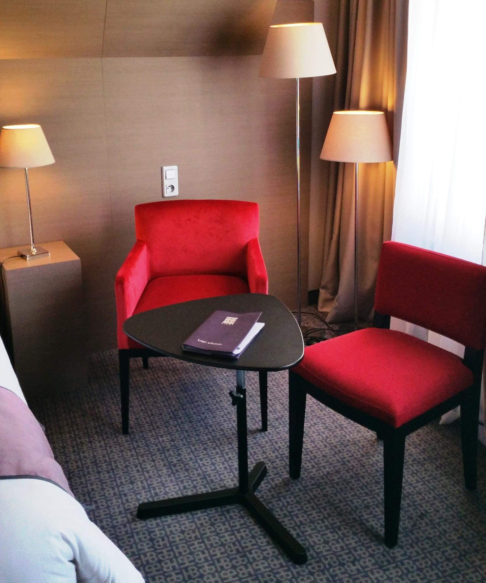 Best Western Hotel De La Breche Niort Exterior photo